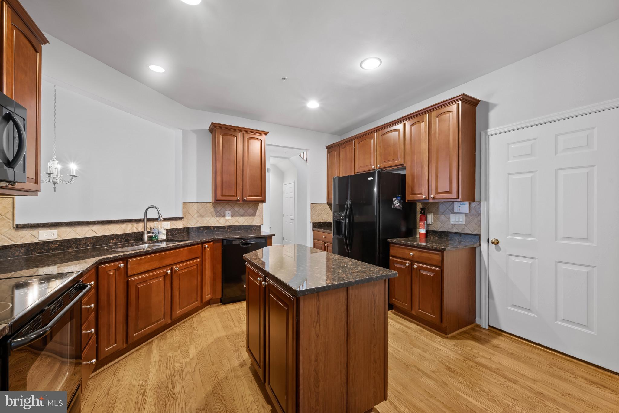 3025 Homeland Way #118