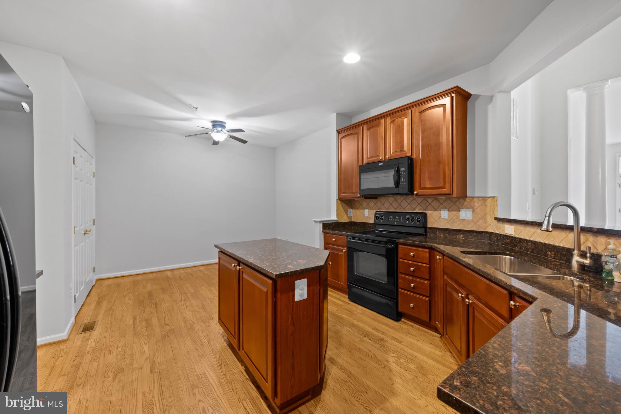 3025 Homeland Way #118