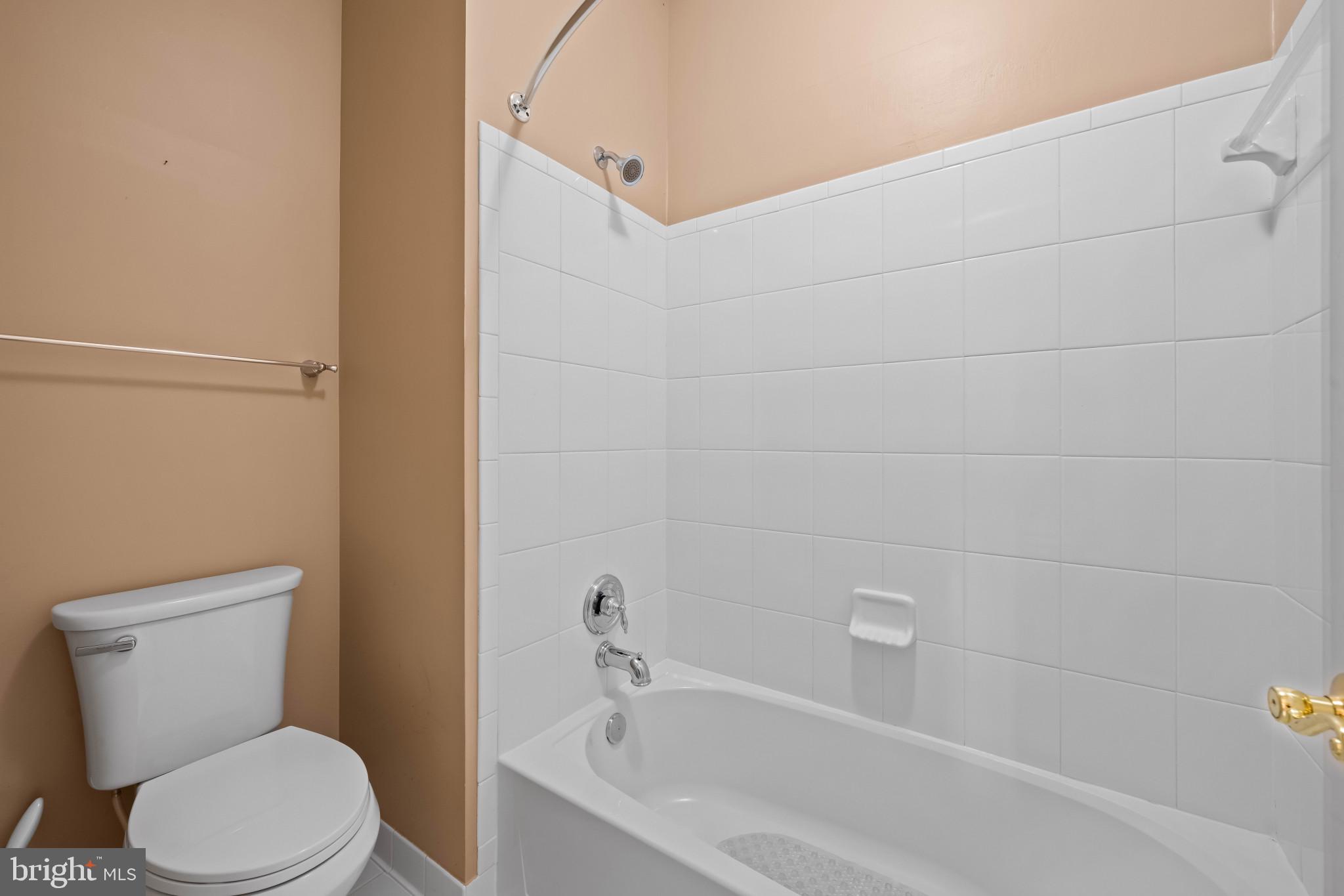 3025 Homeland Way #118