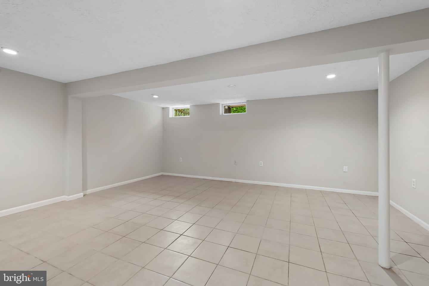 8013 Green Tree Ct
