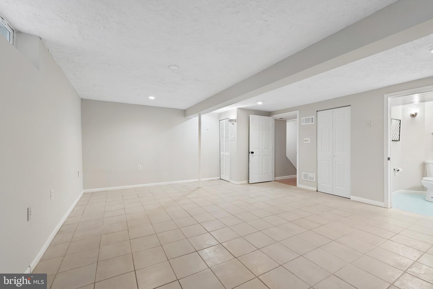 8013 Green Tree Ct