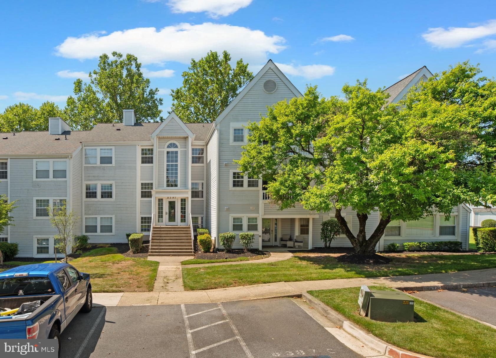 8387 MONTGOMERY RUN RD #E