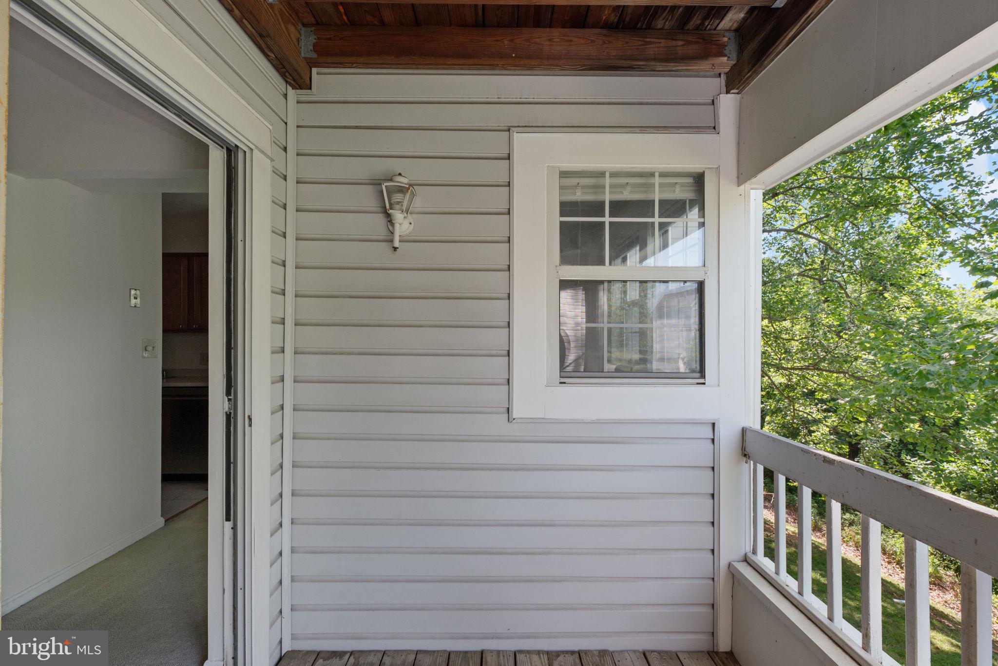 8387 MONTGOMERY RUN RD #E