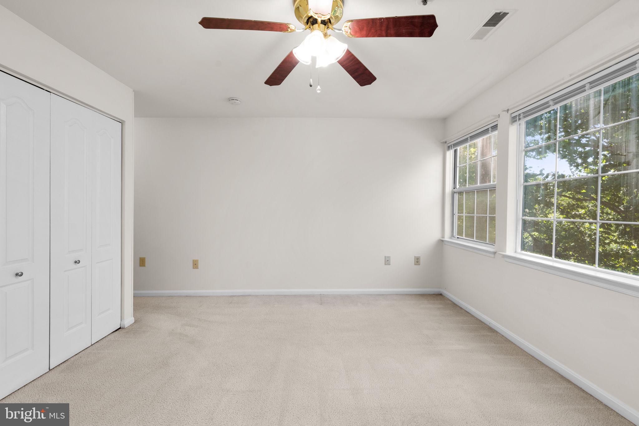 8387 MONTGOMERY RUN RD #E