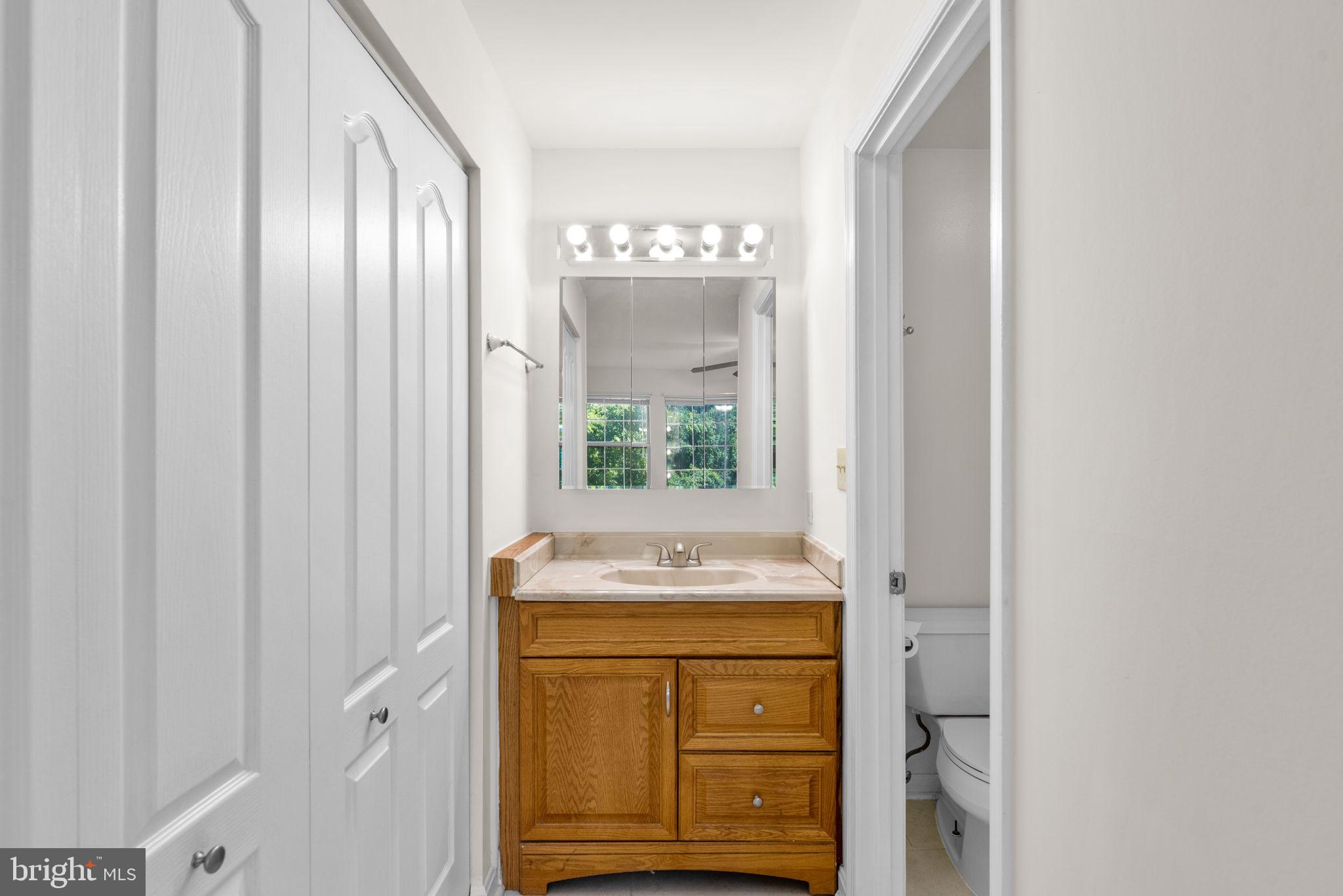 8387 MONTGOMERY RUN RD #E