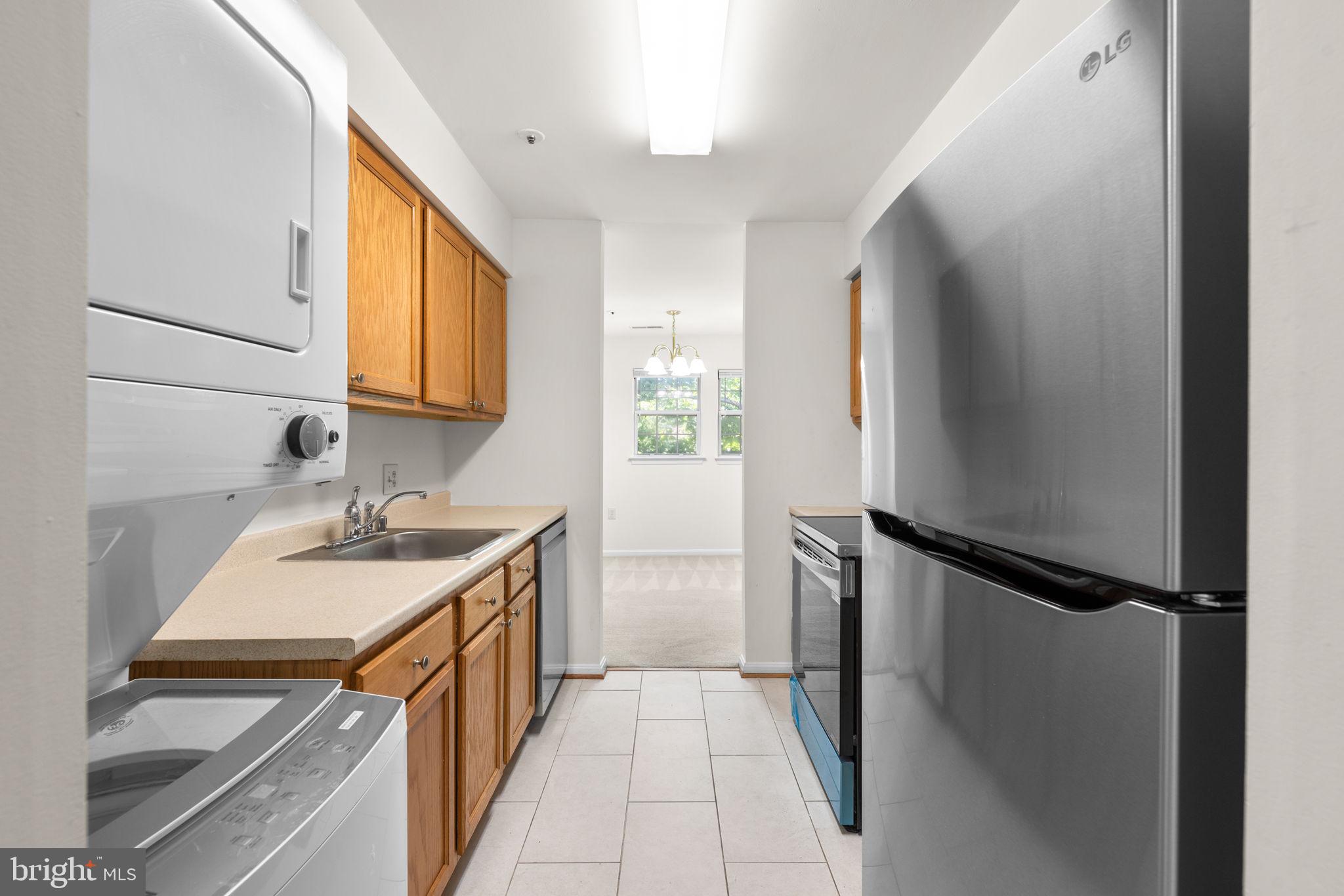 8387 MONTGOMERY RUN RD #E