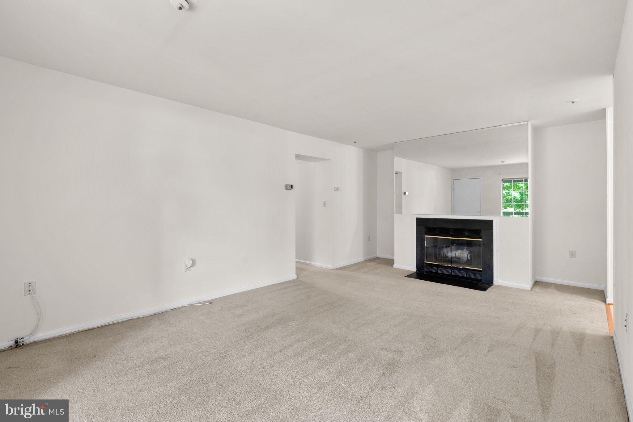 8387 MONTGOMERY RUN RD #E