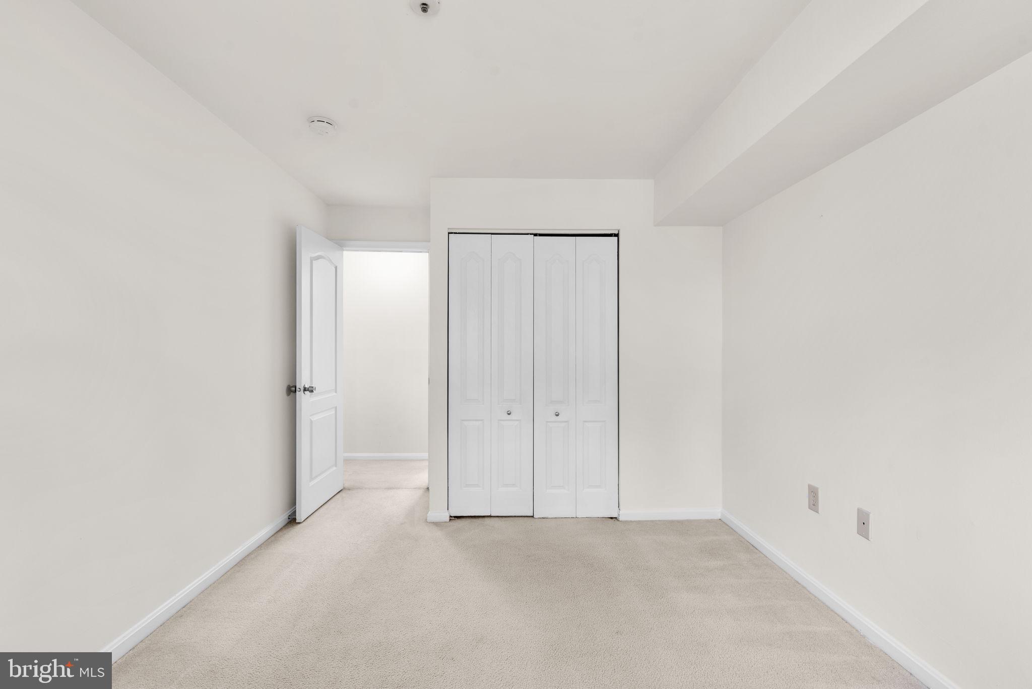 8387 MONTGOMERY RUN RD #E