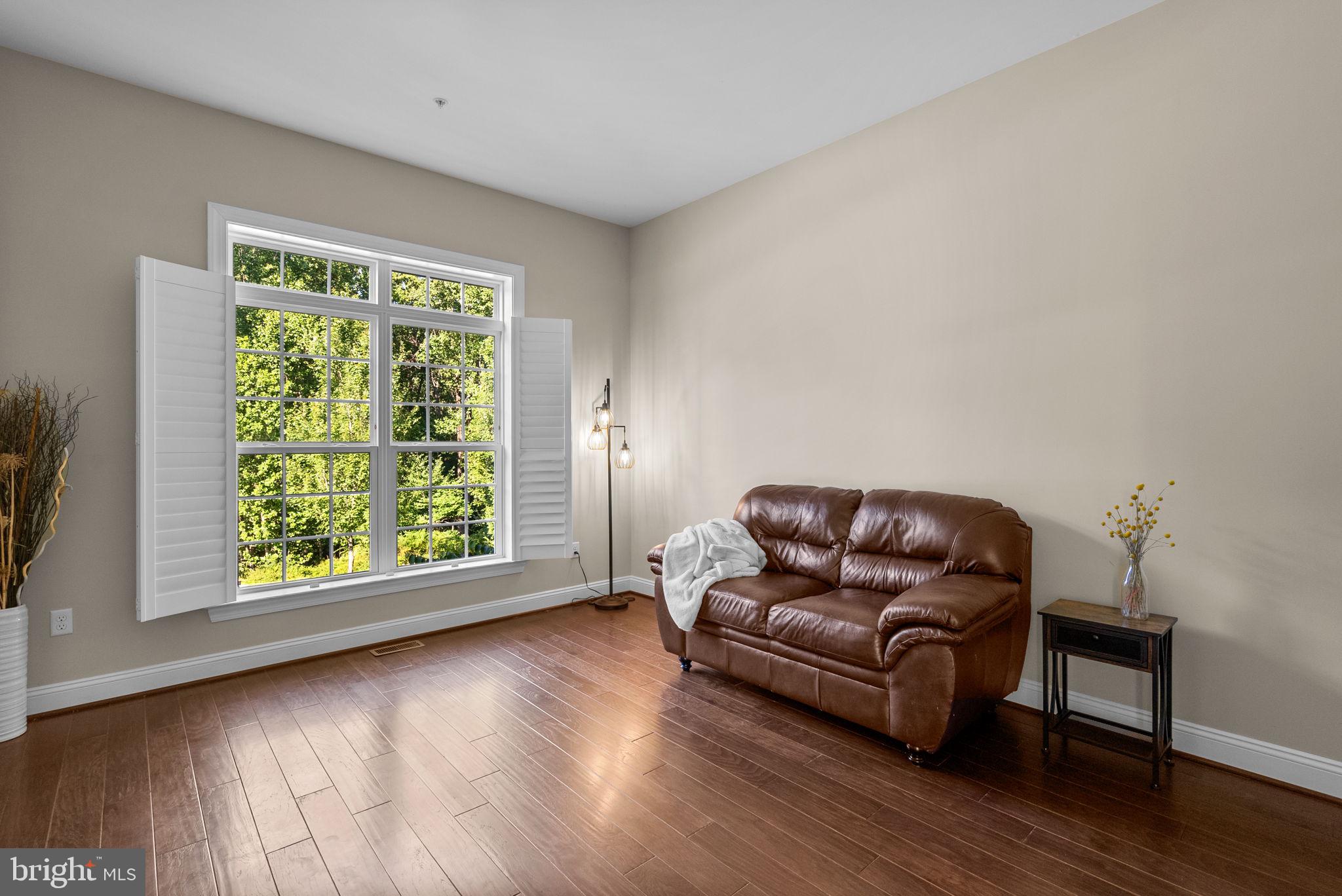 11040 Fuzzy Hollow Way