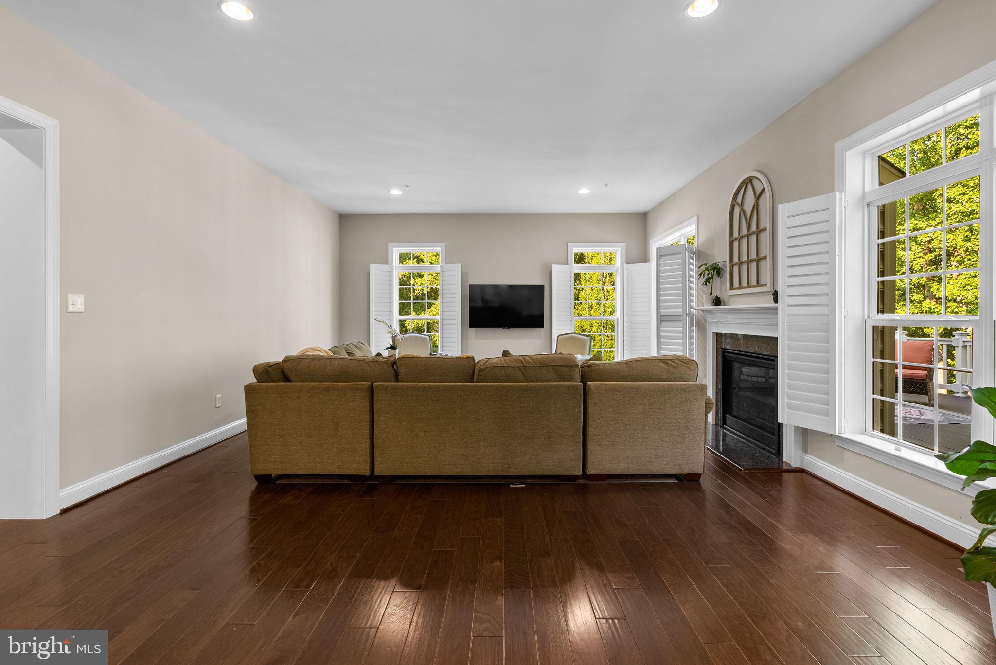 11040 Fuzzy Hollow Way