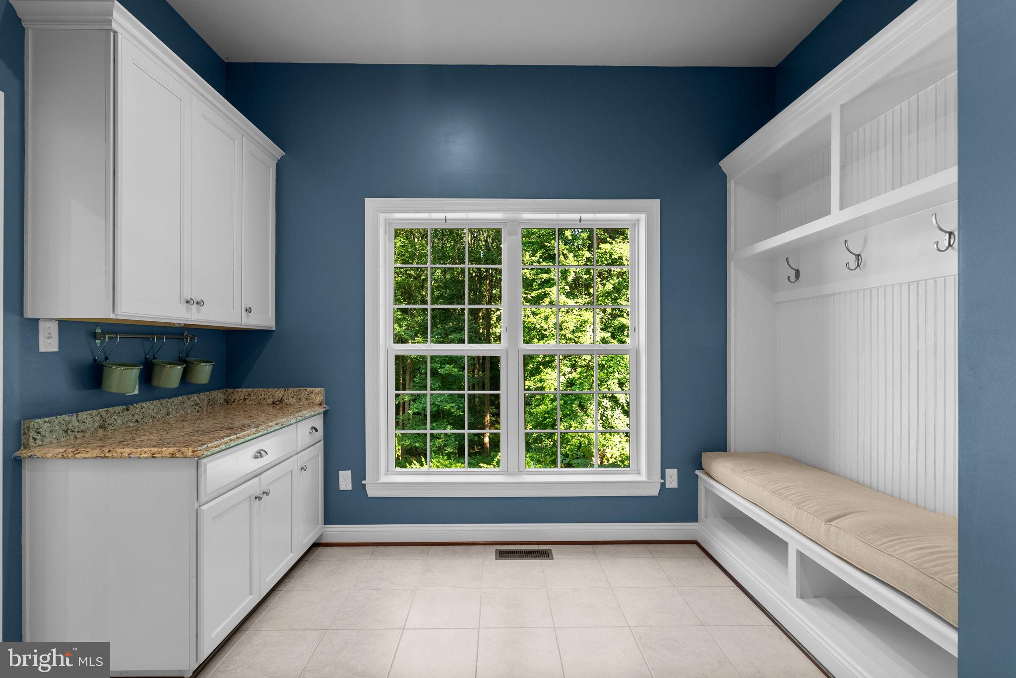 11040 Fuzzy Hollow Way