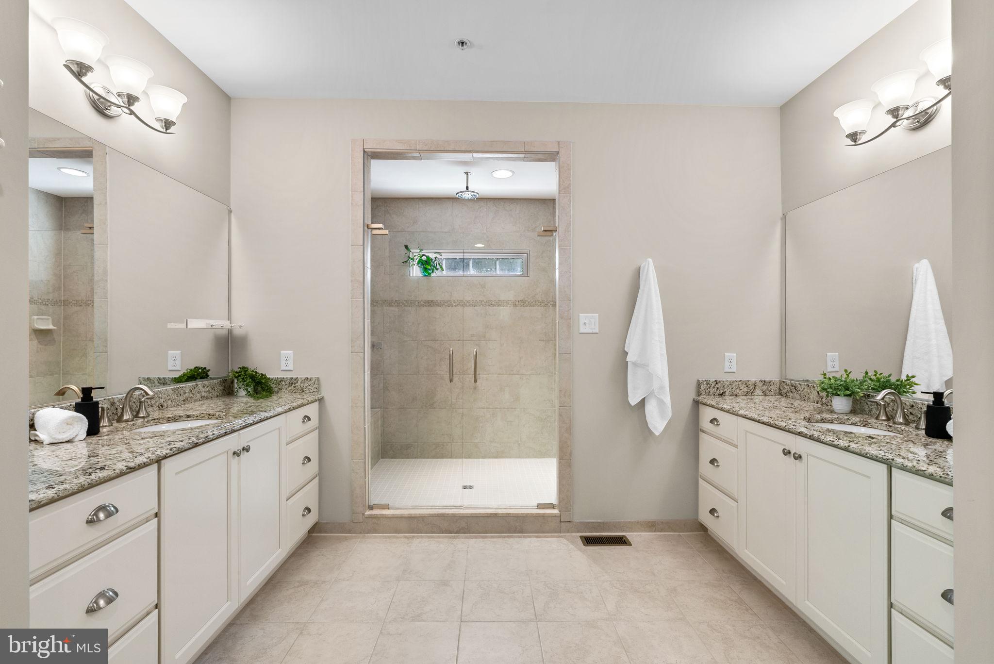 11040 Fuzzy Hollow Way