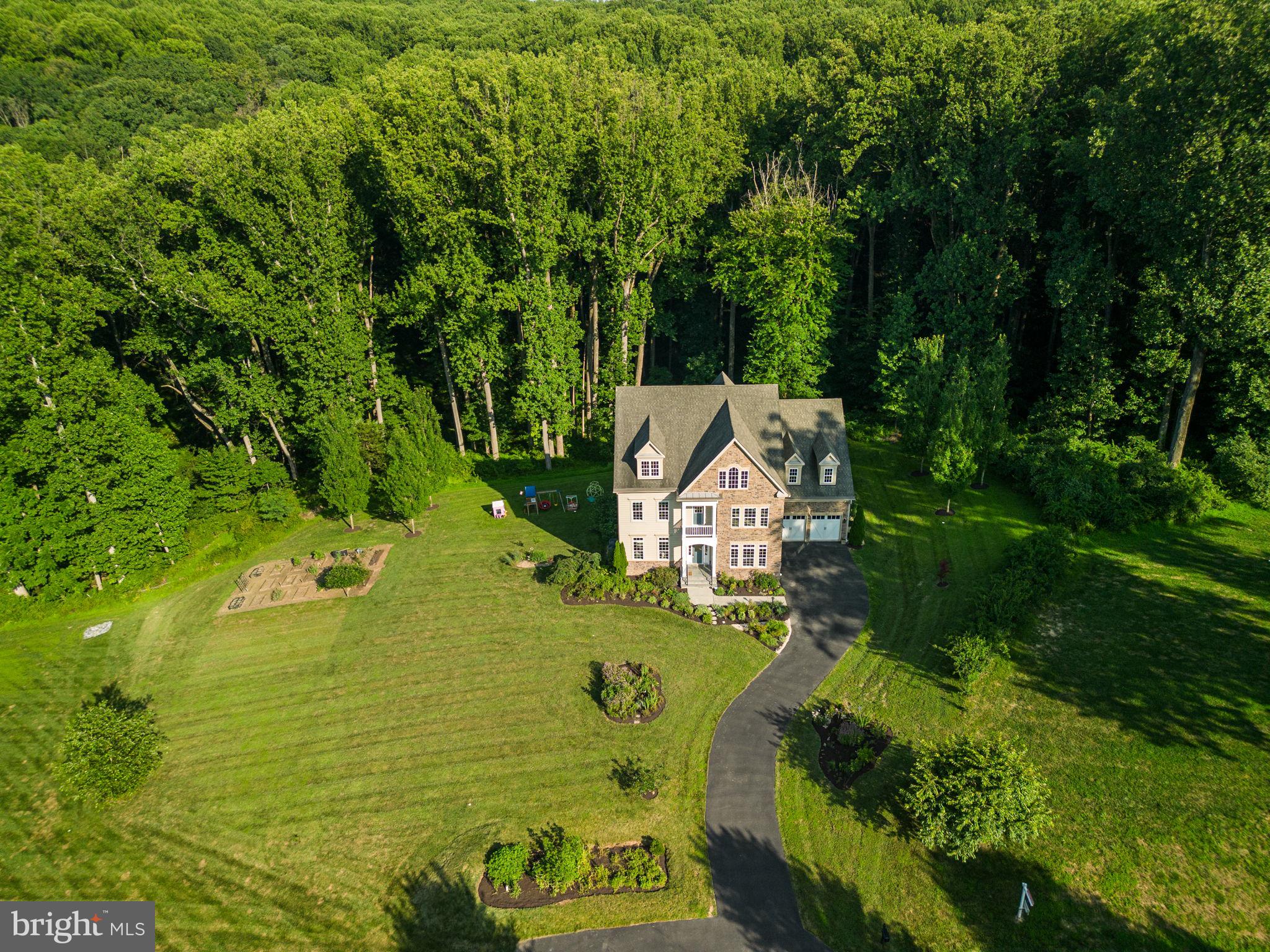 11040 Fuzzy Hollow Way