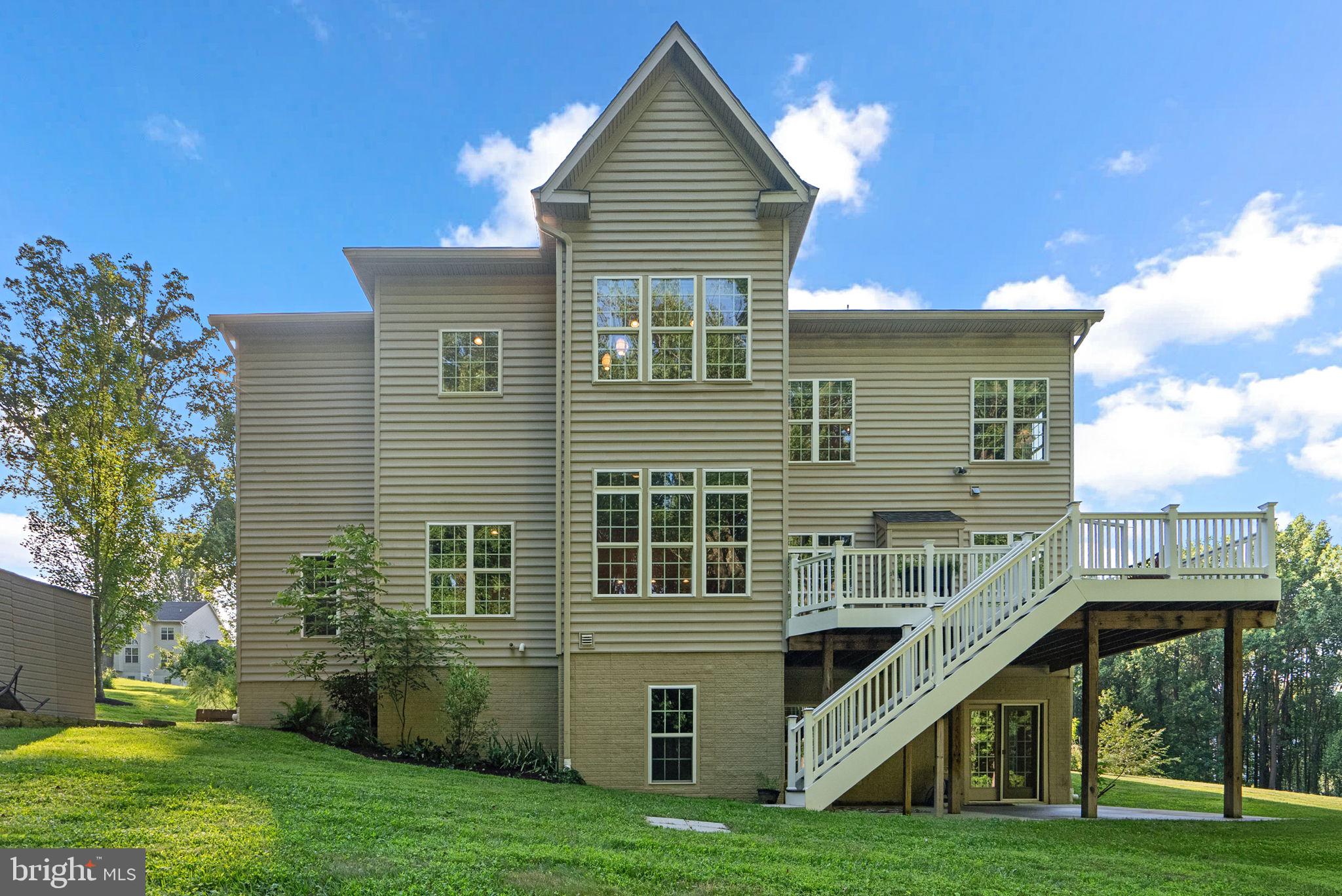 11040 Fuzzy Hollow Way