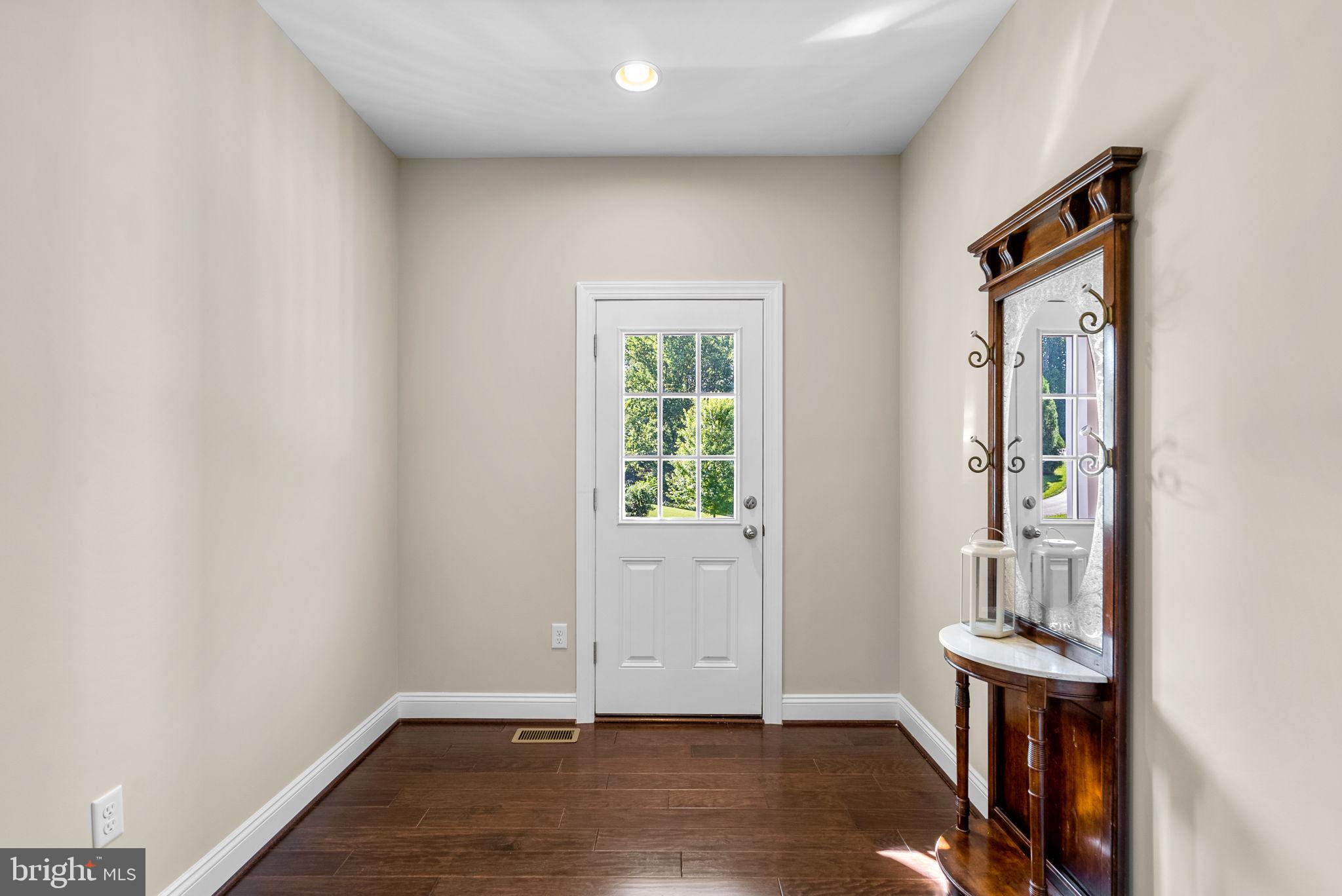 11040 Fuzzy Hollow Way