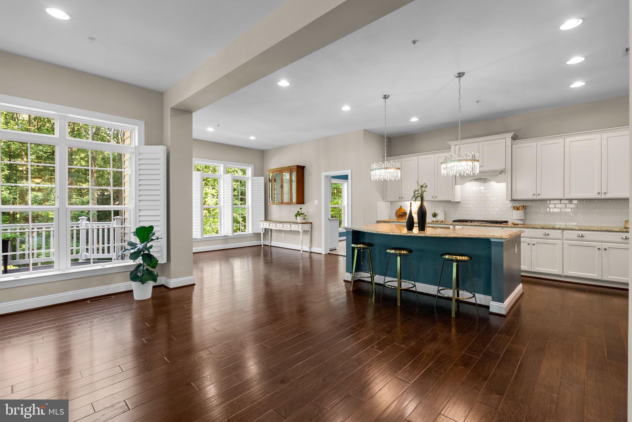 11040 Fuzzy Hollow Way