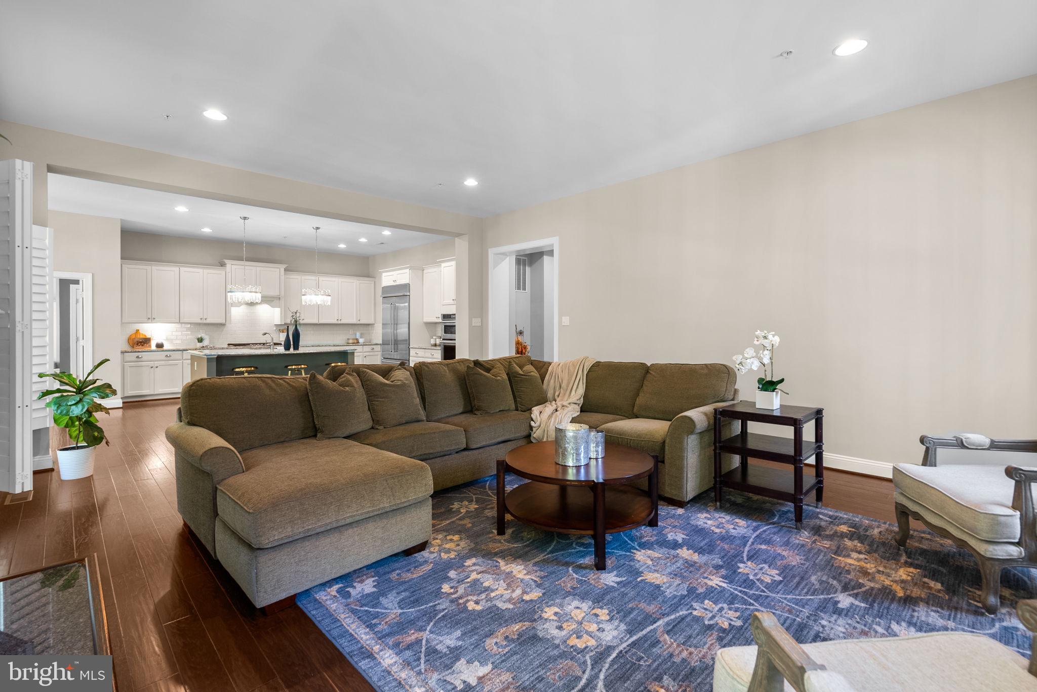 11040 Fuzzy Hollow Way