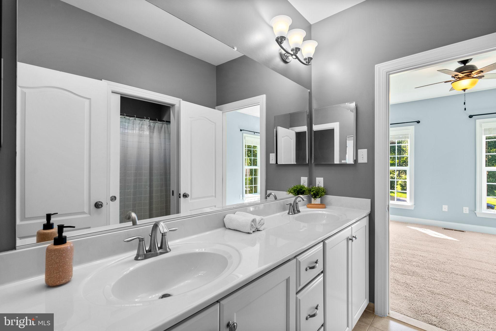 11040 Fuzzy Hollow Way