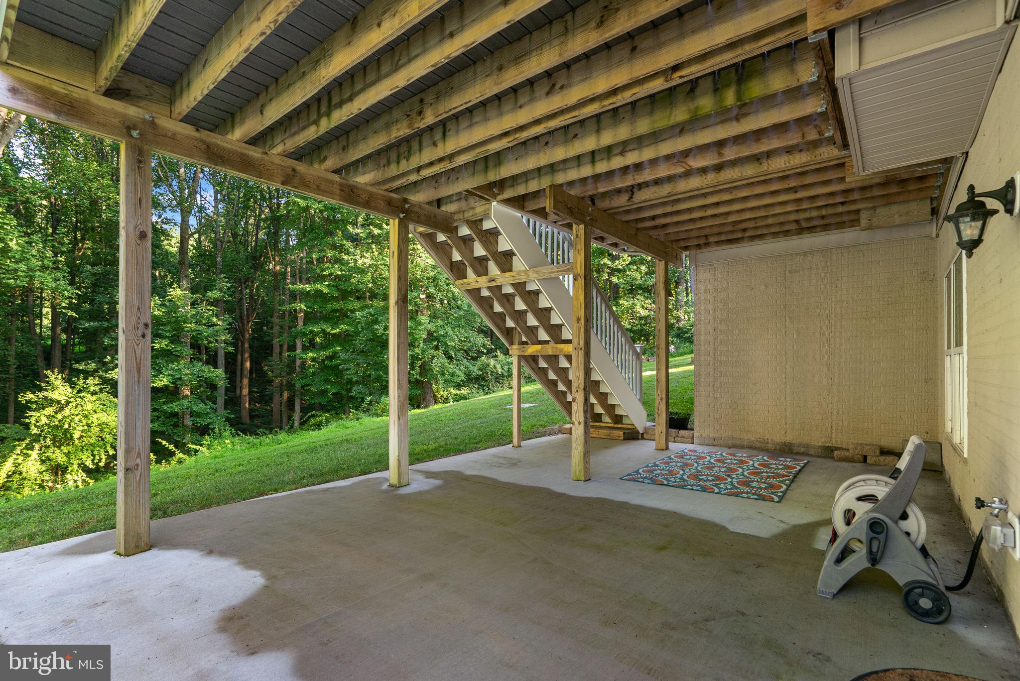 11040 Fuzzy Hollow Way