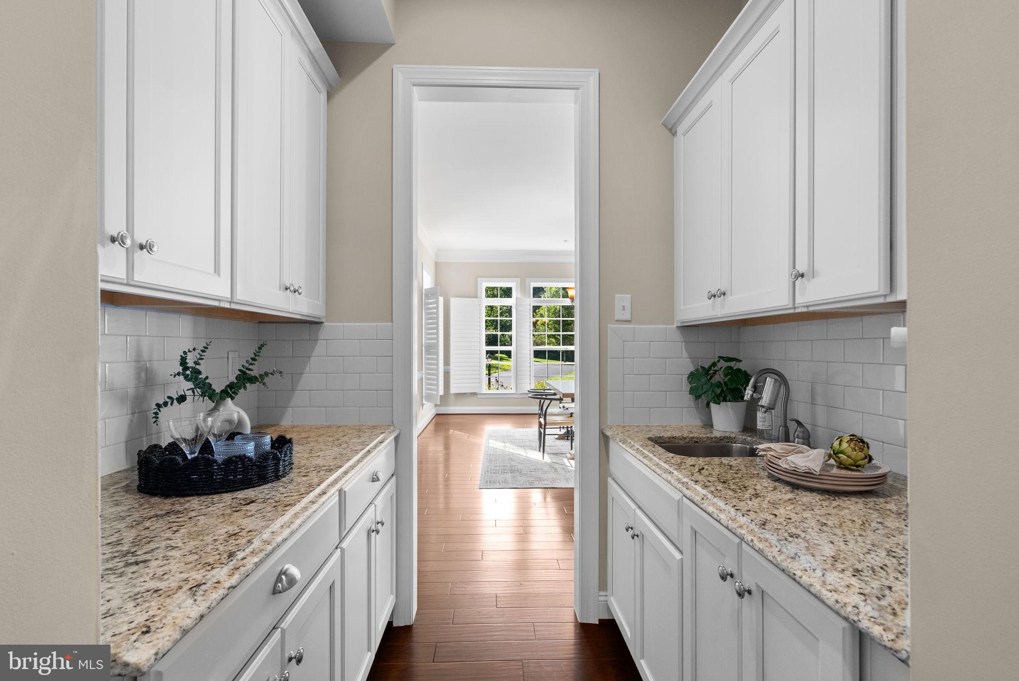 11040 Fuzzy Hollow Way