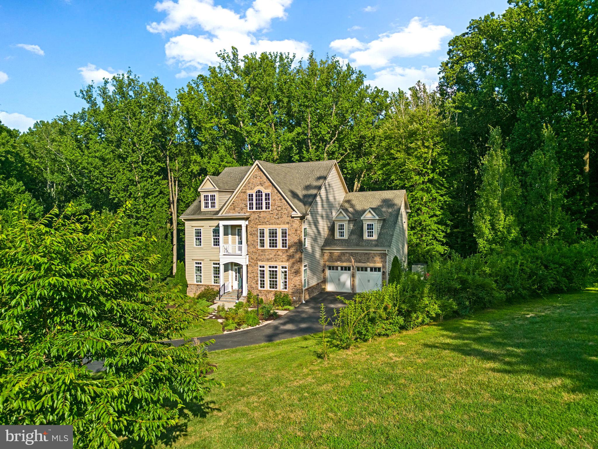 11040 Fuzzy Hollow Way