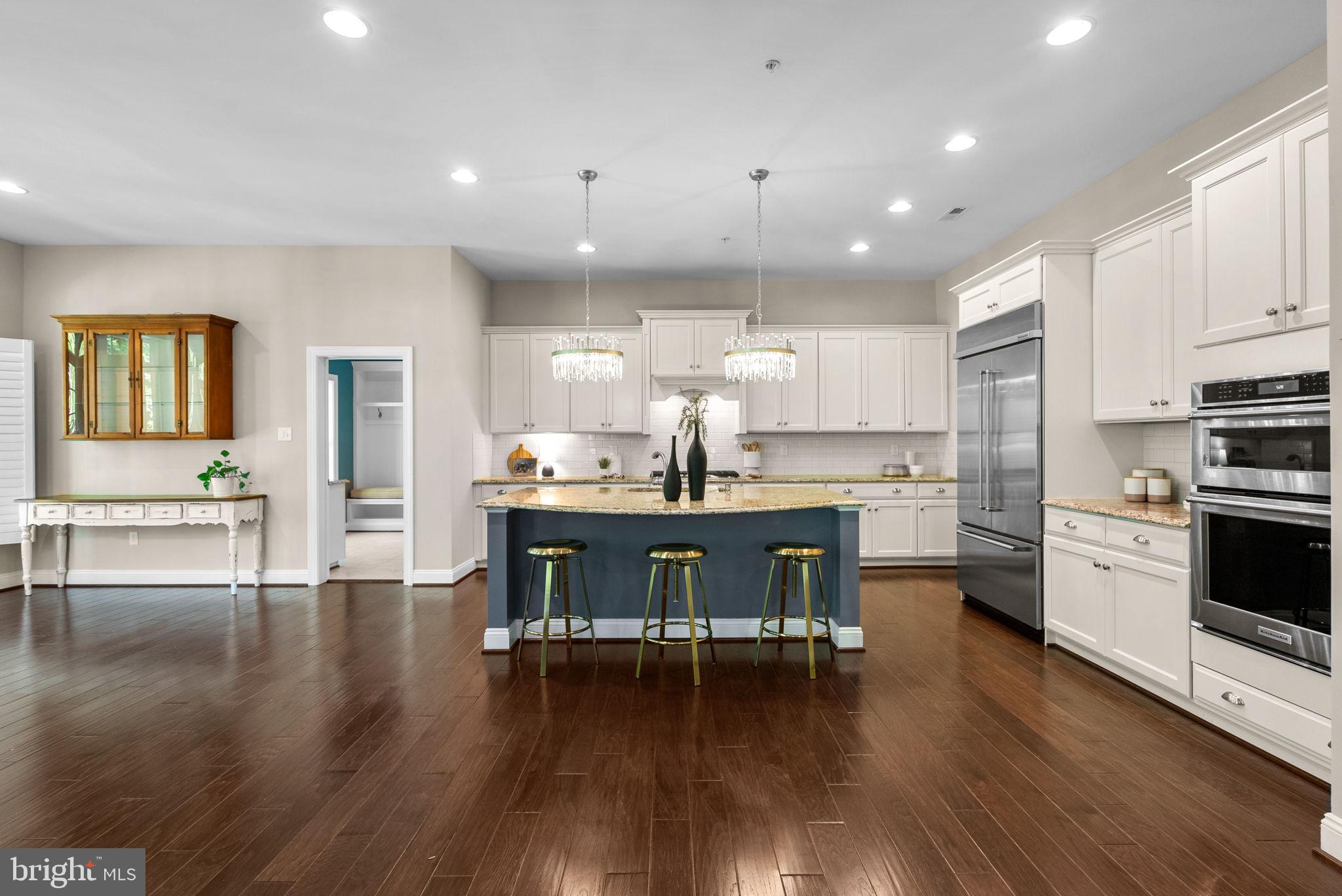 11040 Fuzzy Hollow Way