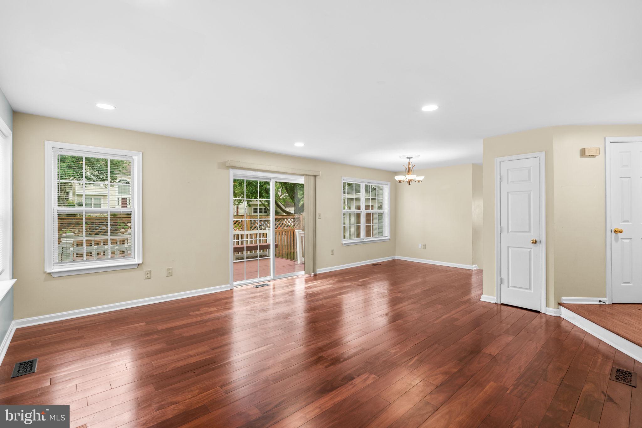 8540 HARVEST VIEW CT