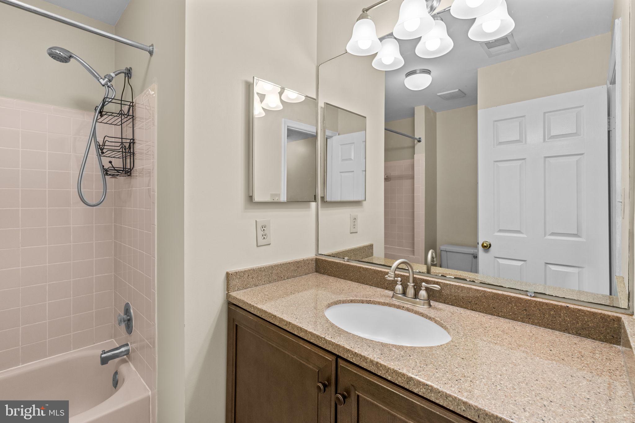 8540 HARVEST VIEW CT