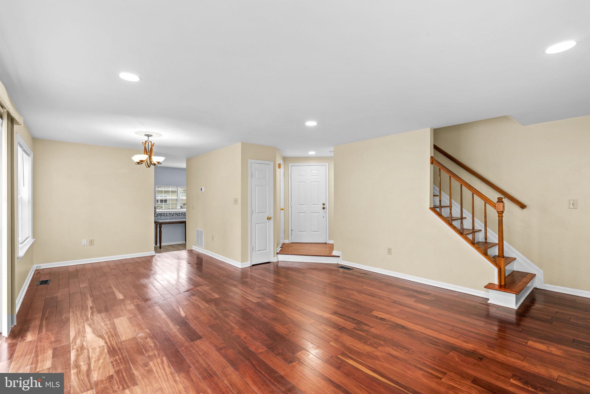 8540 HARVEST VIEW CT