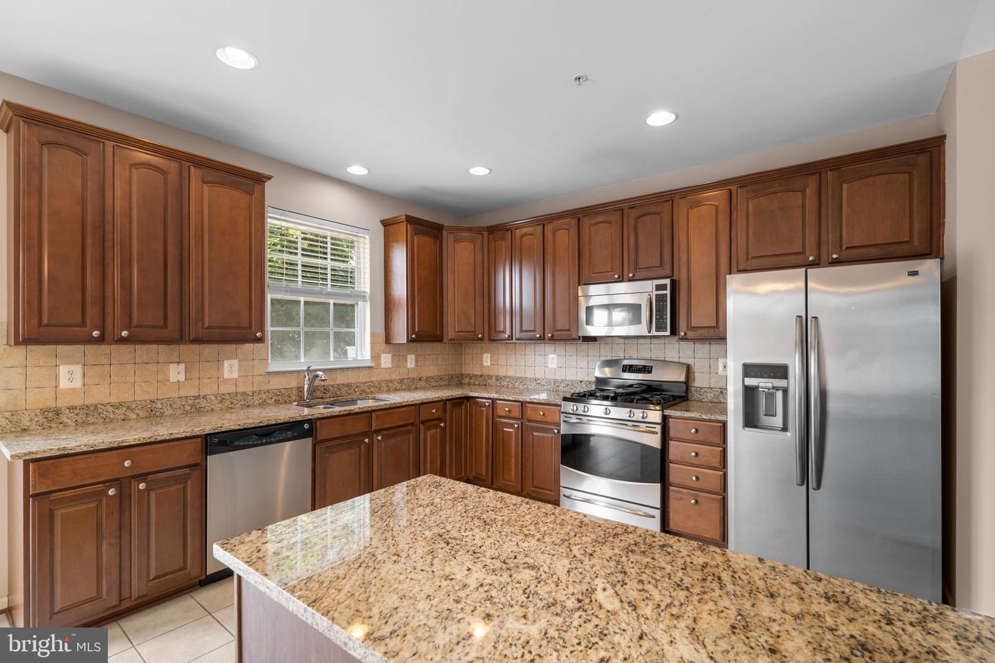 7129 WATER OAK RD #116