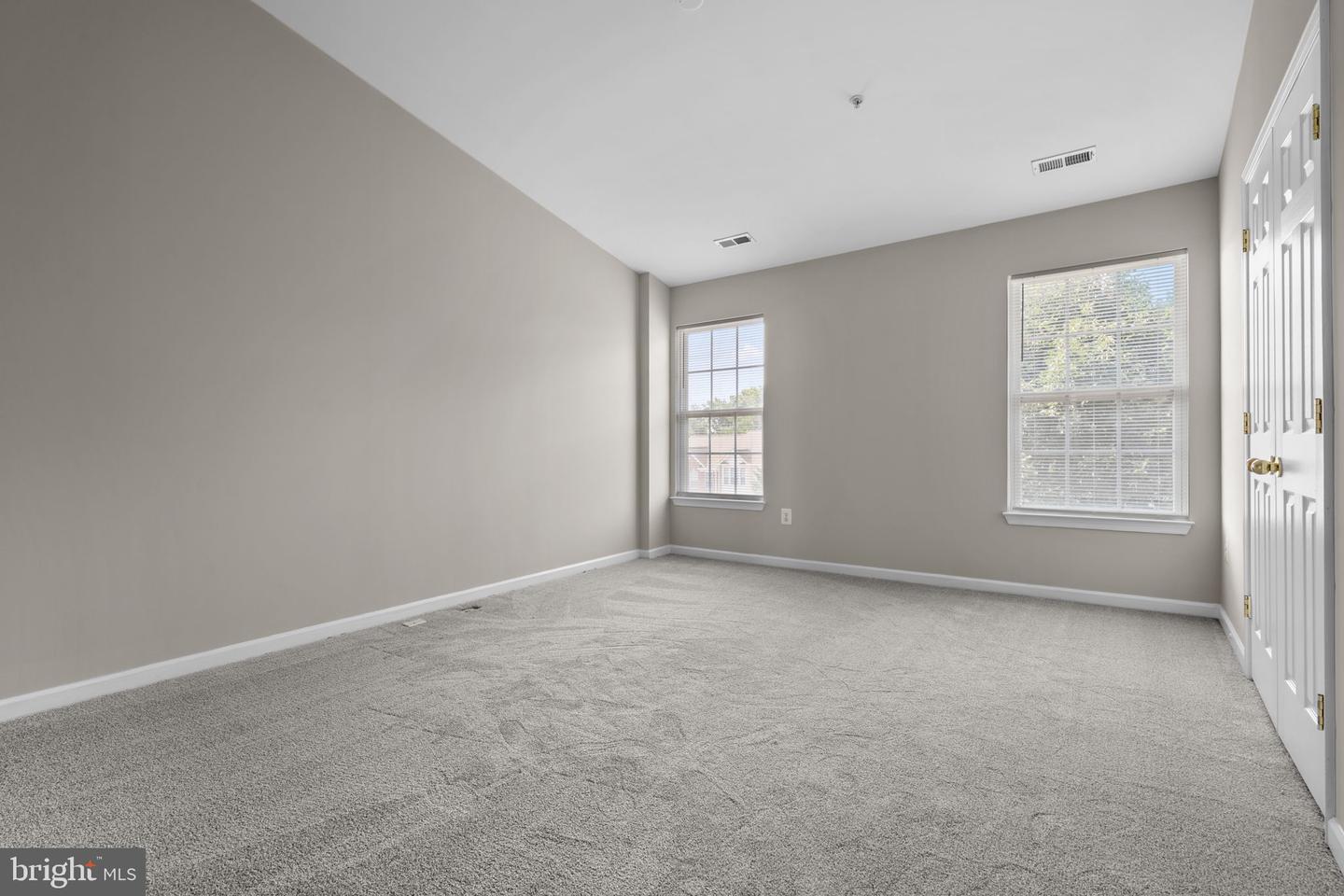 7129 WATER OAK RD #116