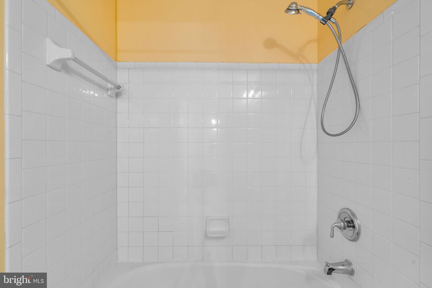 7129 WATER OAK RD #116