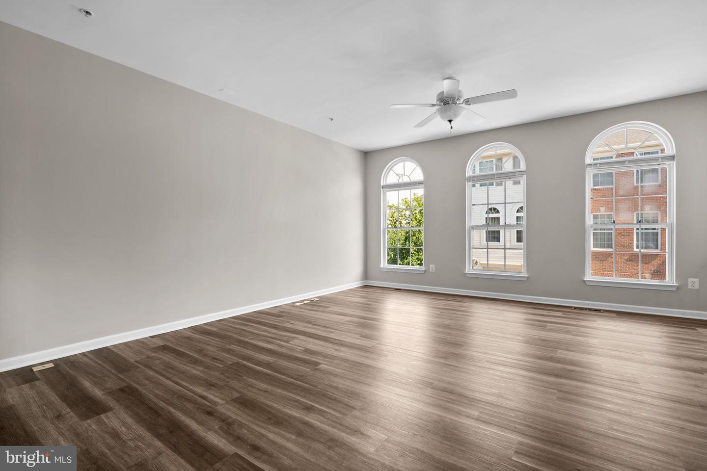 7129 WATER OAK RD #116