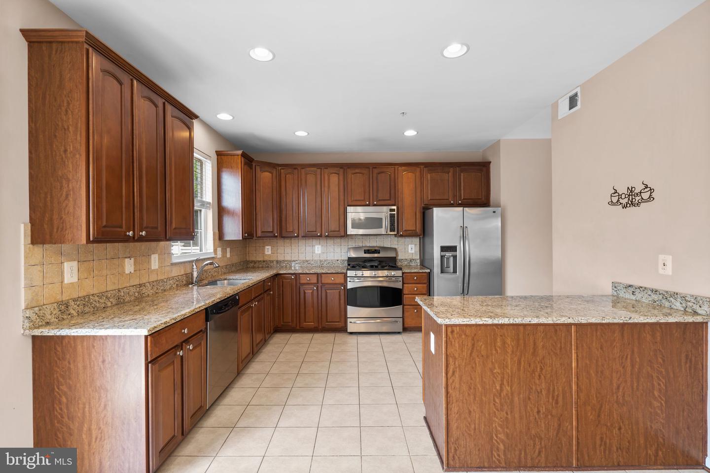 7129 WATER OAK RD #116