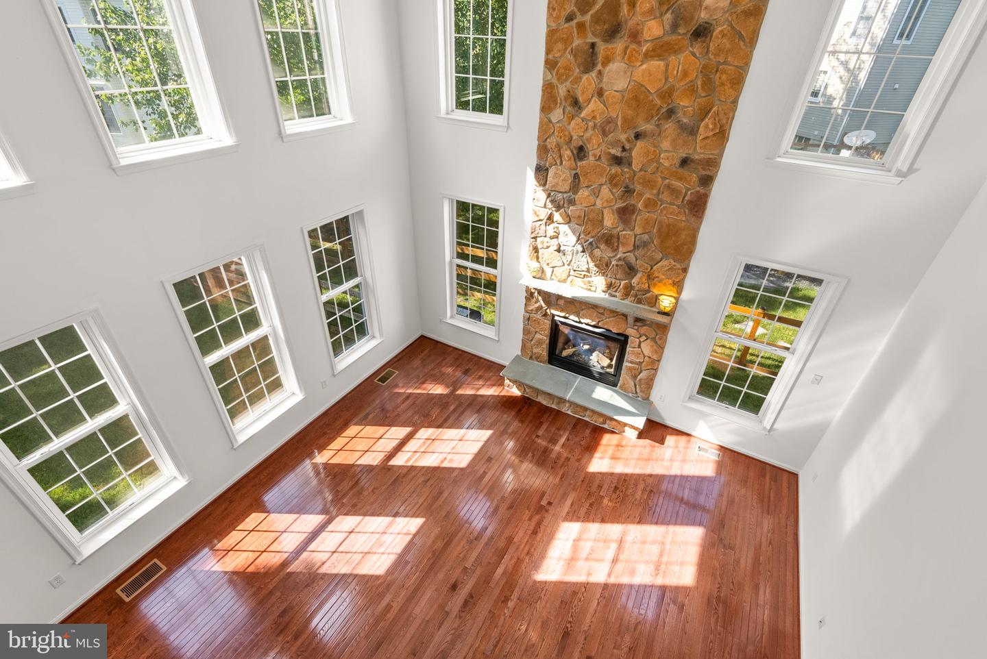 10120 Summer Glow Walk