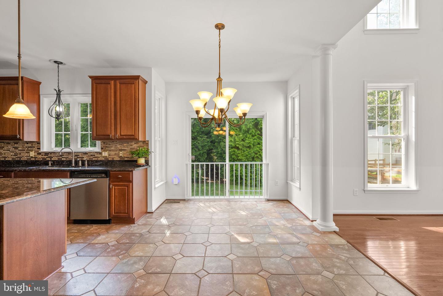 10120 Summer Glow Walk