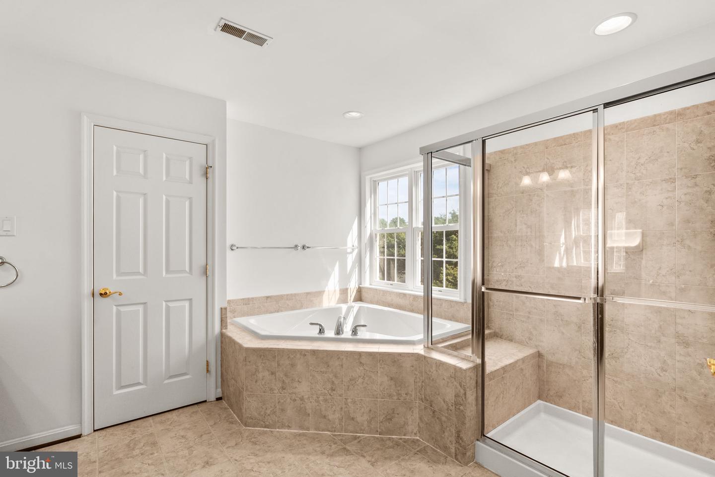 10120 Summer Glow Walk