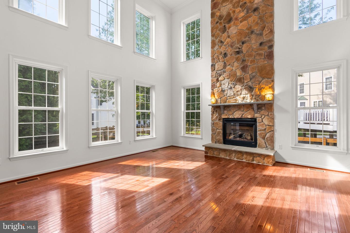 10120 Summer Glow Walk