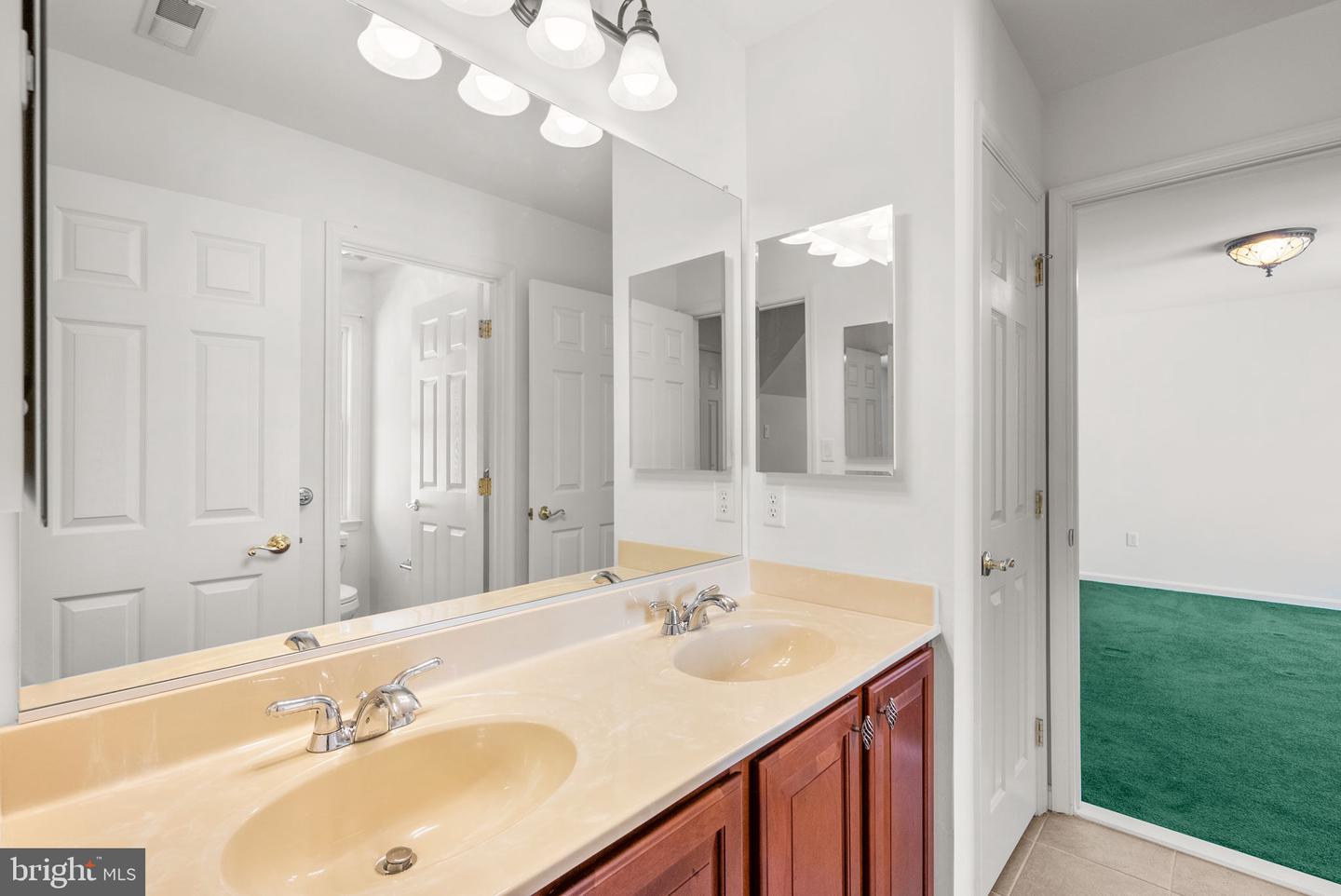 10120 Summer Glow Walk