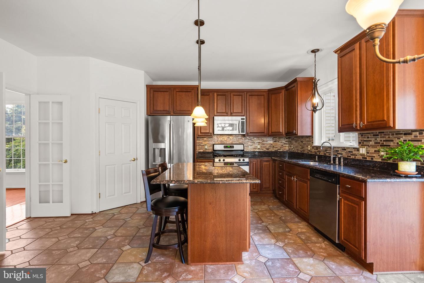 10120 Summer Glow Walk