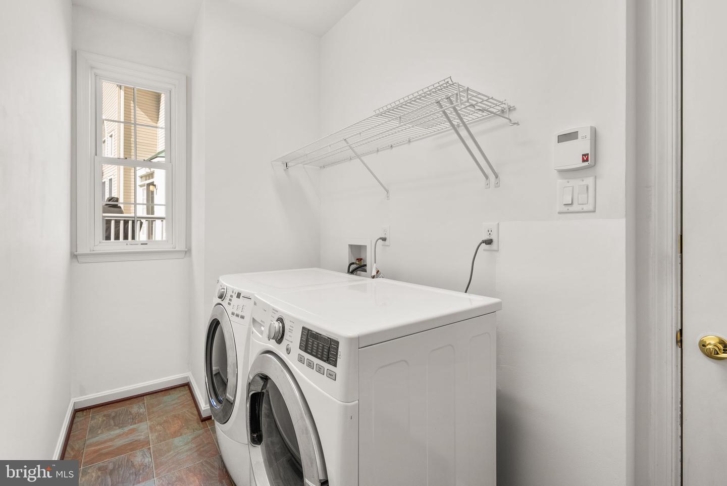 10120 Summer Glow Walk