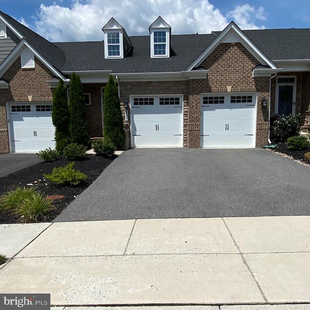 2744 Vardon Ln