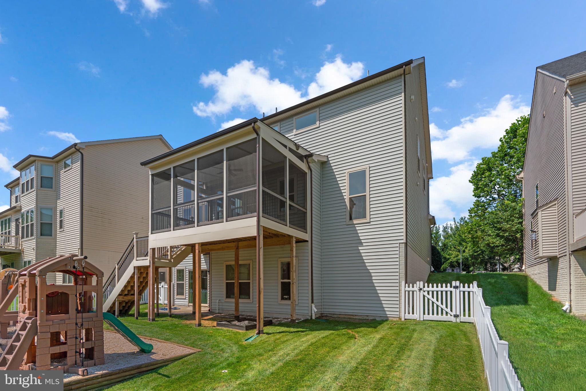 2414 Valley View Way