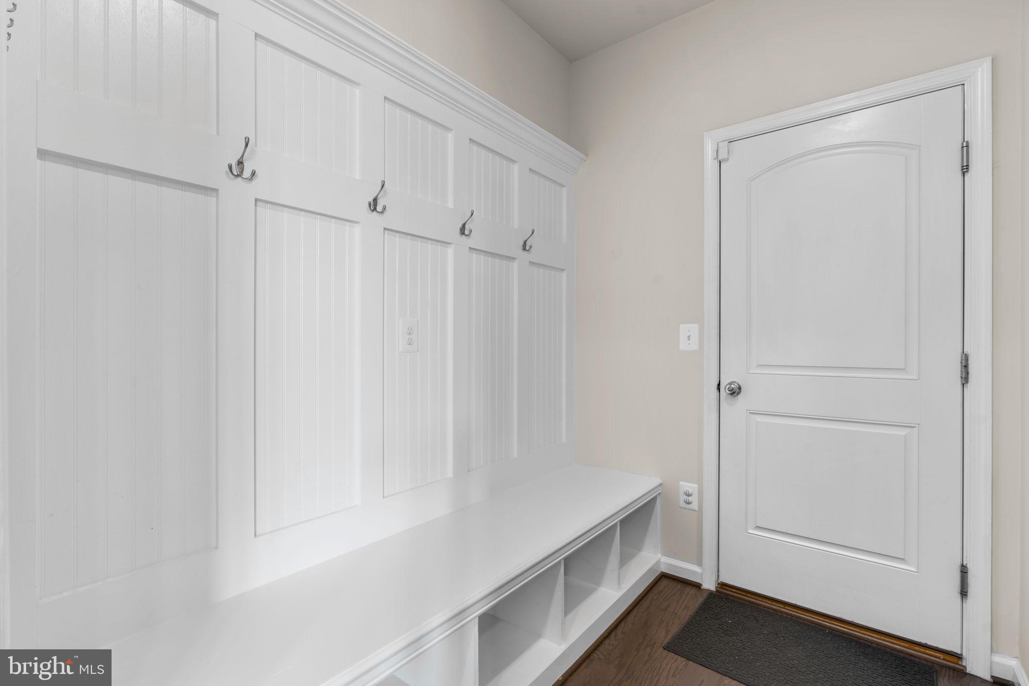 2414 Valley View Way