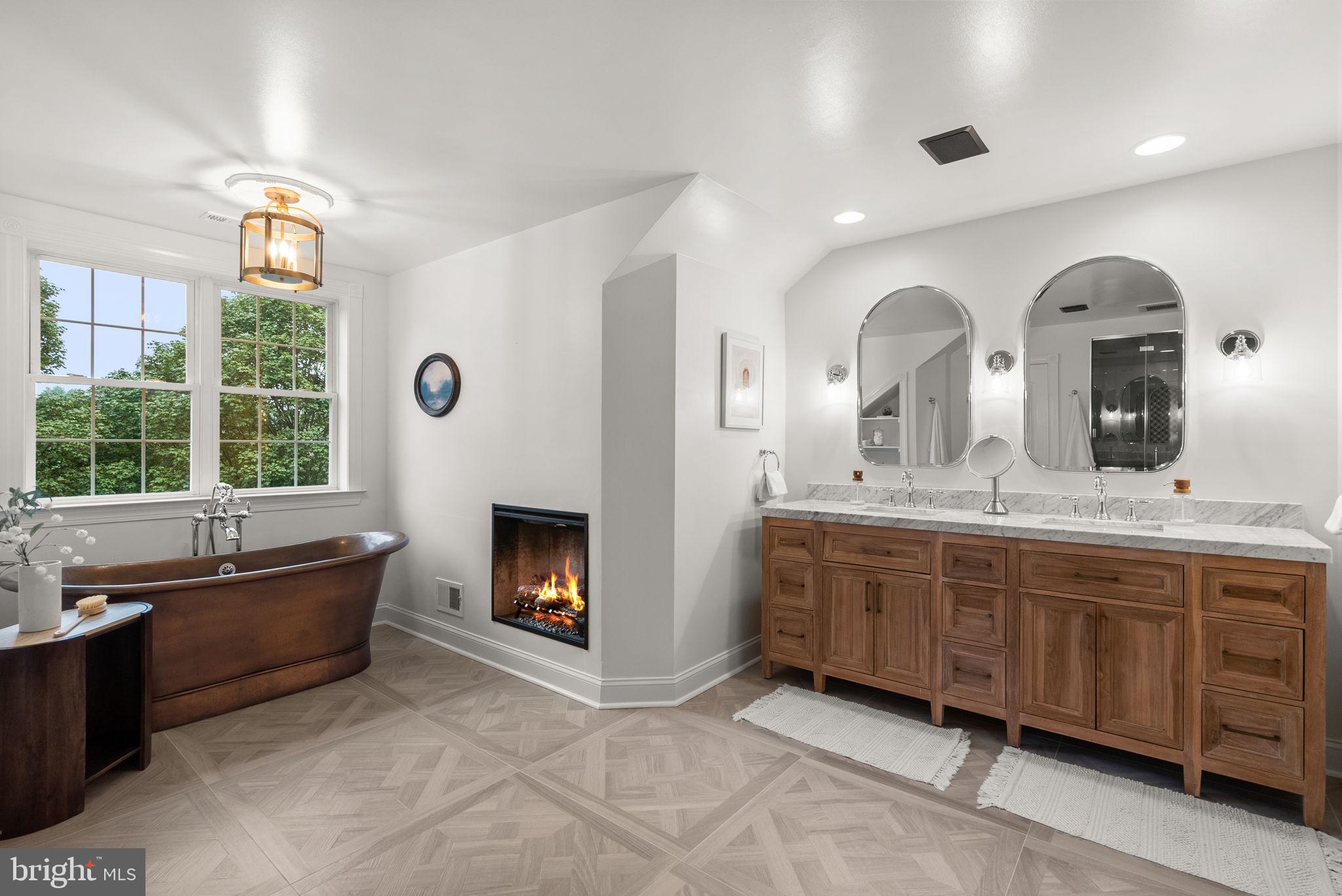 10312 KINGSWAY COURT