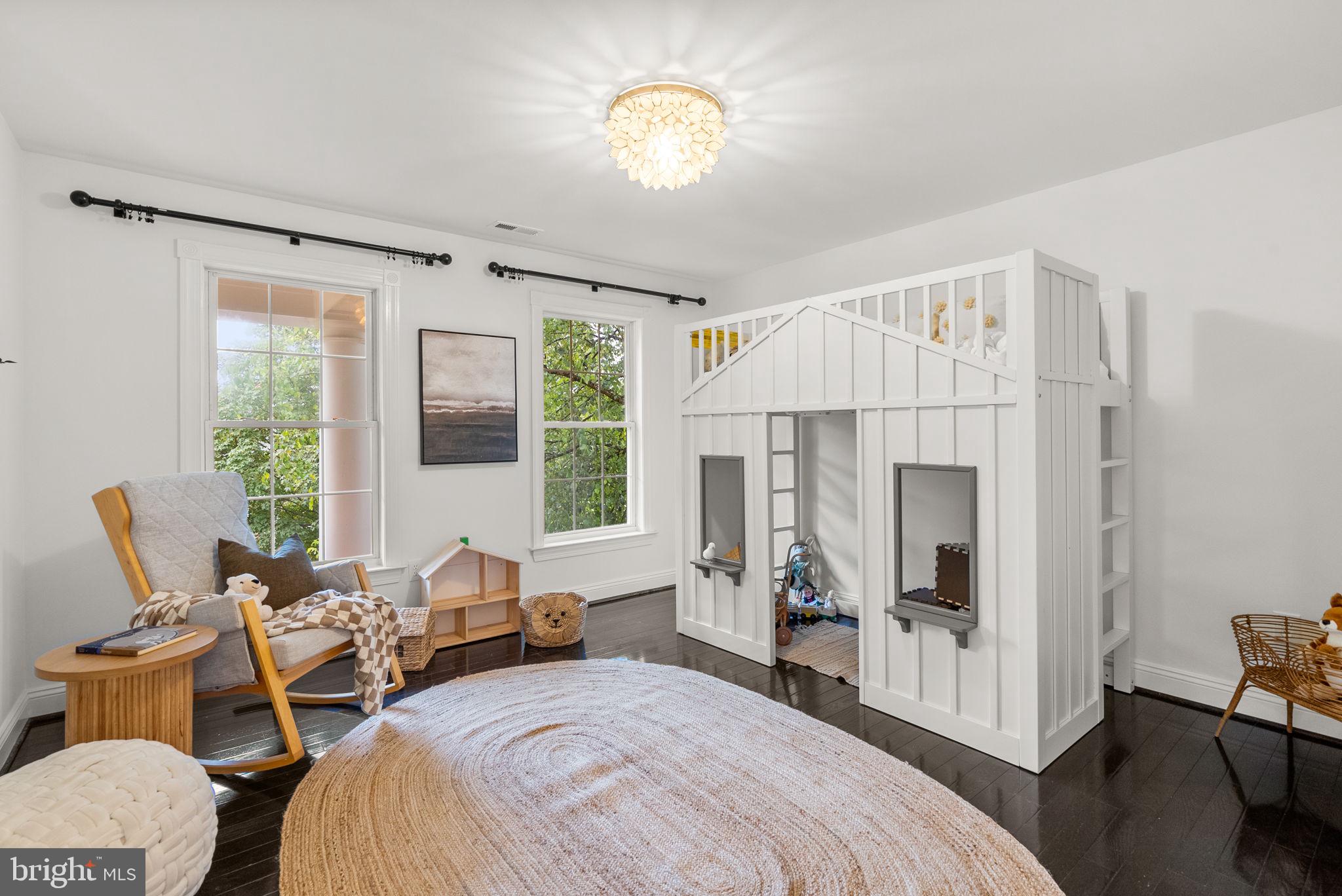 10312 KINGSWAY COURT