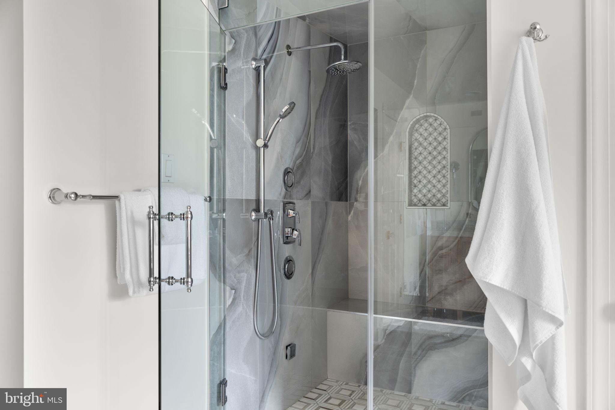 10312 KINGSWAY COURT