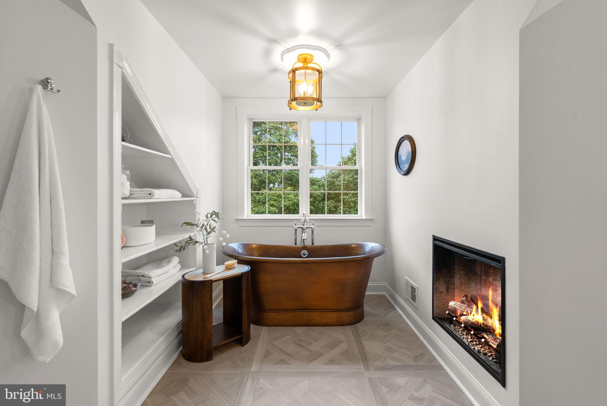 10312 KINGSWAY COURT