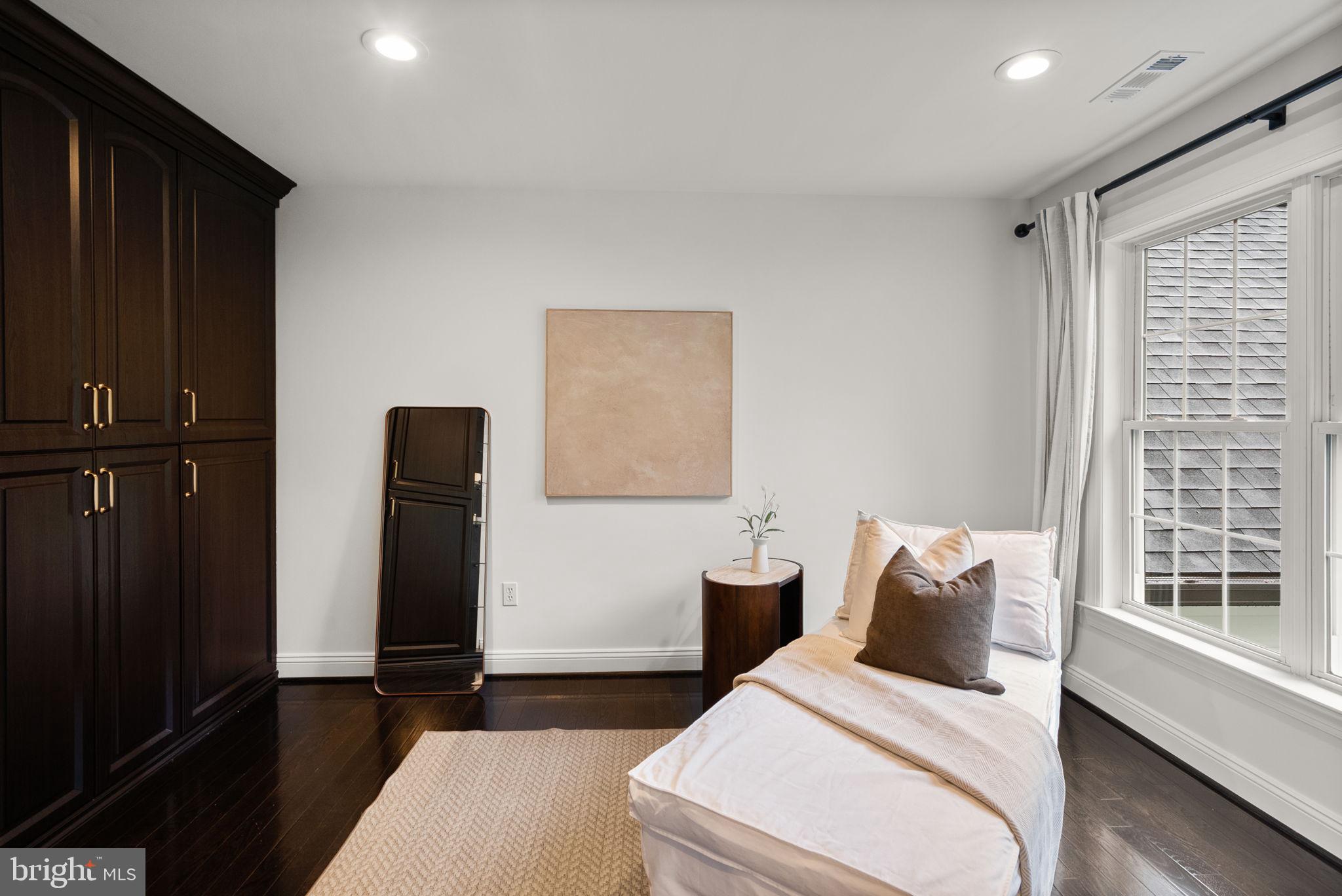 10312 KINGSWAY COURT