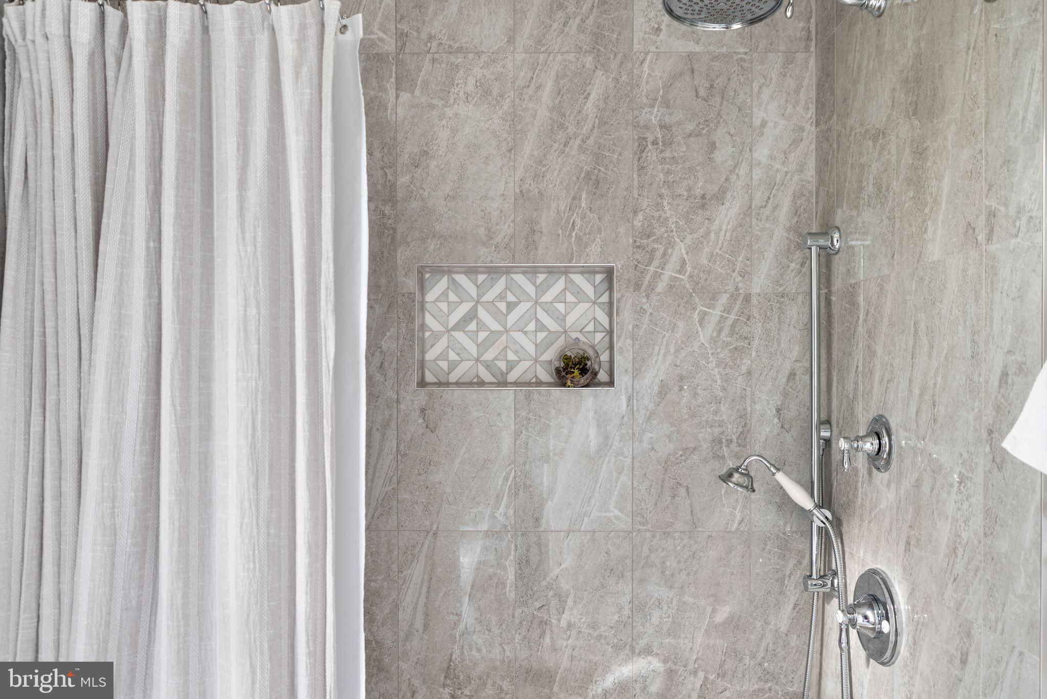 10312 KINGSWAY COURT